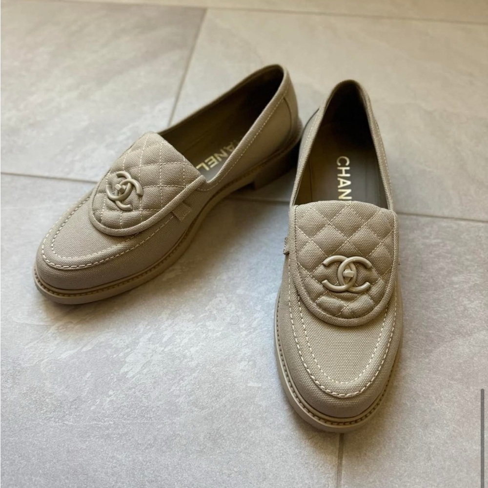 Chanel 23S Turnlock Quilted Canvas Loafers 40.5 - Picture 8 of 8